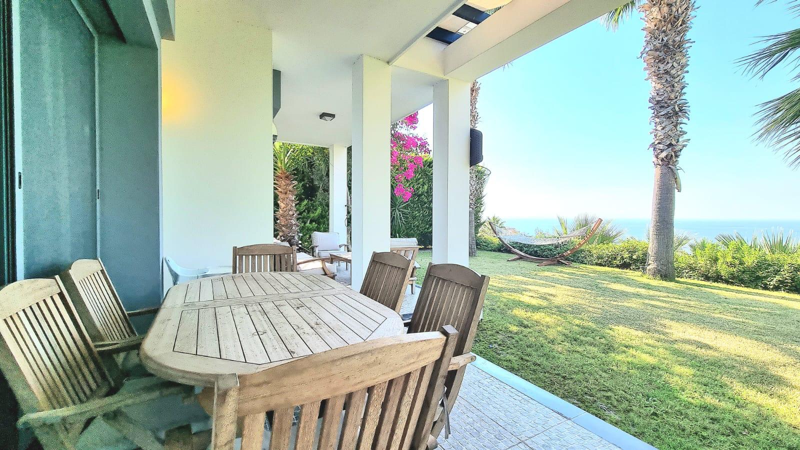 Villa with a sea view in Bodrum/Yalıkavak on sale