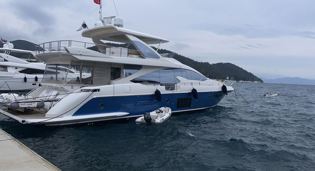 Luxury Yacht : 2016 Azimut 80